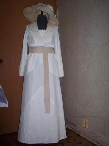 Костюм из крепа