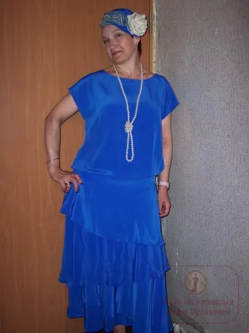 Платье из голубого кашибо