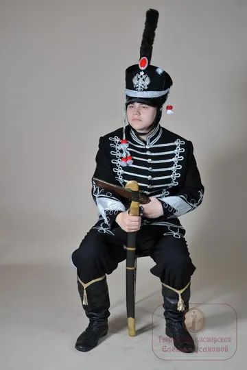 Гусарский мундир